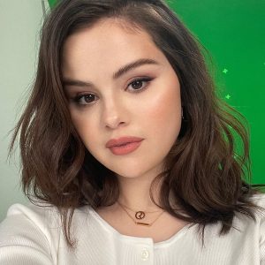 11 October: new selfie of Selena for Rare Beauty