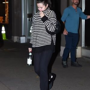 28 November: Selena spotted leaving Electric Lady Studios in New York