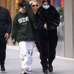 13 December: Selena leaving Nordstrom in New York with friends
