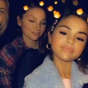 26 December: Selena appears with friends in the new TikTok video
