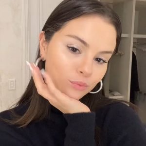 6 December: Selena shared new TikTok using new Rare Beauty products