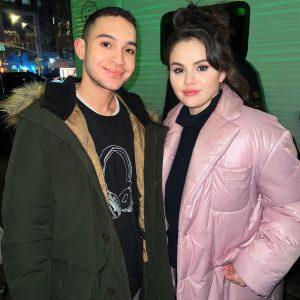28 February: more pics of Selena with fans in New York