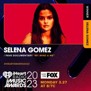 27 March: Selena wins Fave Documentary with “My Mind & Me” at iHeart Radio Music Awards last night