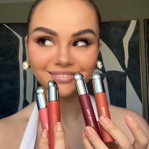29 March: check out new videos with Selena using Soft Pinch Tinted Lip Oil by Rare Beauty