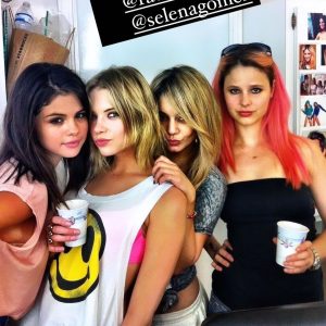 2 March: new rare pic with Selena from behind the scenes of Spring Breakers
