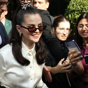 9 June: Selena meeting & greeting fans while leaving Rare Beauty Event at the Bulgari Hotel in Paris