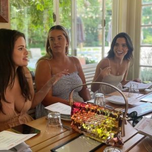 28 July: new picture of Selena at a brunch with friends