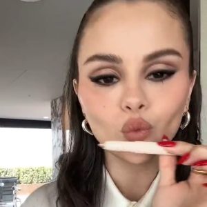12 July: Sephora shared new video with Selena using Rare Beauty makeup