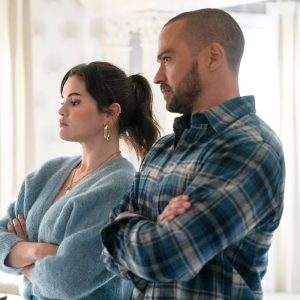 9 August: new still with Selena and Jesse Williams from a new season of Only Murders