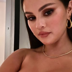 19 September: Selena shared breathtaking pictures via her Instagram stories