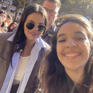 24 September: new pics and videos of Selena with fans in Paris
