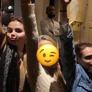 29 September: new rare pic of Selena with Cara Delevingne