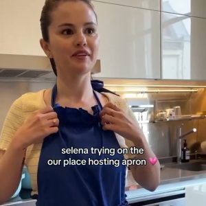 3 October: watch new video of Selena trying an Apron from a new collection of Our Place