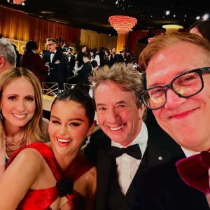 7 January: more pics with Selena from the inside of the Golden Globe Awards