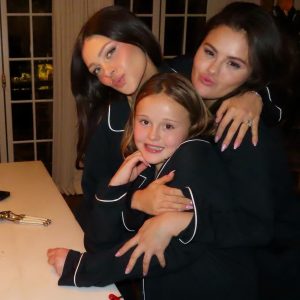 13 January: new pics of Selena and friends celebrating Nicola Peltz’ birthday