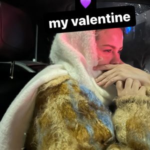 14 February: new pic of Selena celebrating Valentine’s Day