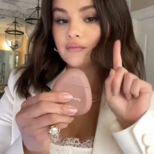 9 February: Selena shared new promo video for Rare Beauty via her Instagram