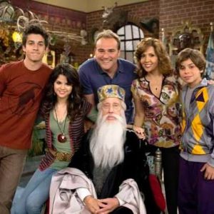 30 May: new picture of Selena & the cast of Wizards Of Waverly Place on set in 2008
