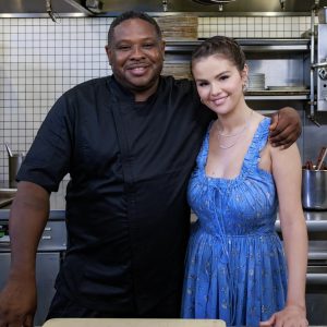 23 May: new pic with Selena from behind the scenes of ‘Selena + Restaurant’