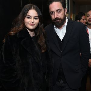 7 September: new picture of Selena with Pablo Larraín at the ‘Telluride Film Festival’