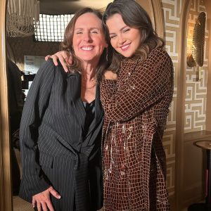 19 October: new pic of Selena with Molly Shannon on set of Only Murders In The Building