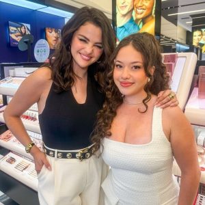 8 October: Selena appears at the ‘Make A Rare Impact’ event at the Sephora store in New York