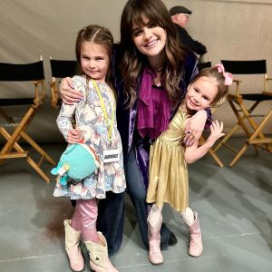 29 October: Selena with kids backstage on set of  ‘Wizards Beyond Waverly Place’