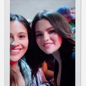 4 November: new pics of Selena with fans