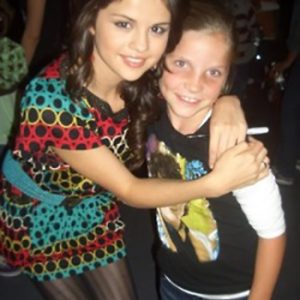 2 November: new pictures of teen Selena with fans on set of Wizards Of Waverly Place in 2008