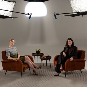 5 December: Selena & Saoirse Ronan on set of Variety’s Actors On Actors