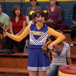 25 May: check out new HQ stills with Selena from ‘Positive Alex’ episode of Wizards Of Waverly Place