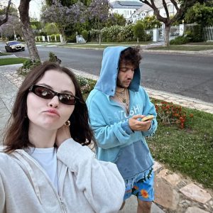 19 June: new selfie of Selena shared via her Instagram stories