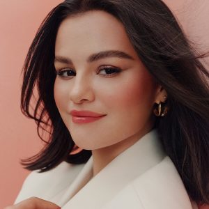 28 June: new portrait picture of Selena for Rare Beauty