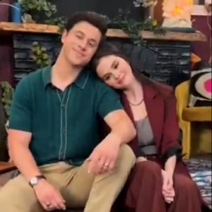 28 June: new video with Selena & David Henrie on set of Wizards