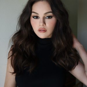 25 July: new amazing pictures of Selena