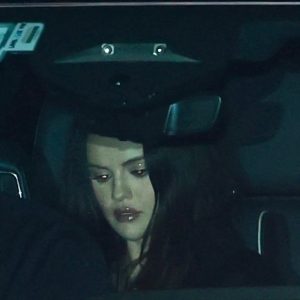 9 July: Selena spotted by paparazzi while leaving the rare Beauty Event in Malibu, CA