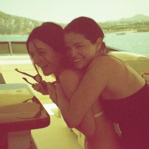 30 August: new selfie of Selena with a friend in Los Cabos, Mexico