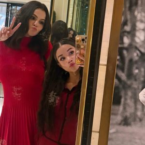 20 August: new pic of Selena with Janice LeAnn Brown