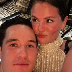 28 August: new pic and a video of Selena at a party in Los Cabos, Mexico