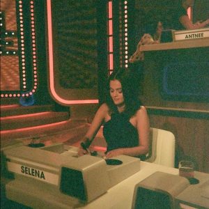 4 September: new pics of Selena from set of The Match Game