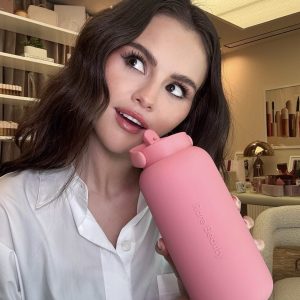 30 September: new picture of Selena for Rare Beauty