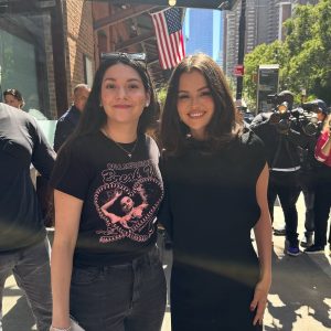 8 September: Selena with fans in New York
