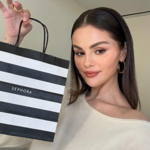 1 October: Selena promotes World Mental Health Day at Sephora