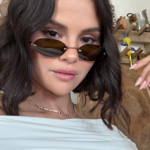 15 October: new selfie from Selena