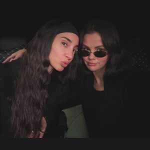 16 October: Selena shared new pic with her friend Rae Sada