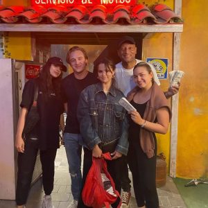 29 October: new picture of Selena with friends