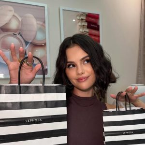 12 November: new pic of Selena for Sephora