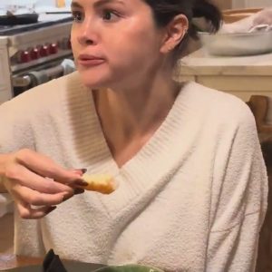 29 November: Selena cooks in the new video shared via TikTok