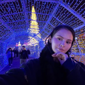 23 December: new cute selfie of Selena at the Winter Wonderland