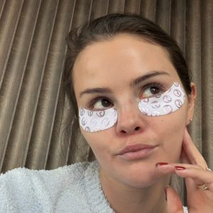 30 December: new cute selfie of Selena